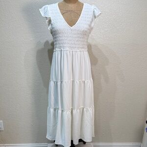Blue‎ Pepper Women Large Smocked V-Neck White Tiered Ruffle Dress NWT